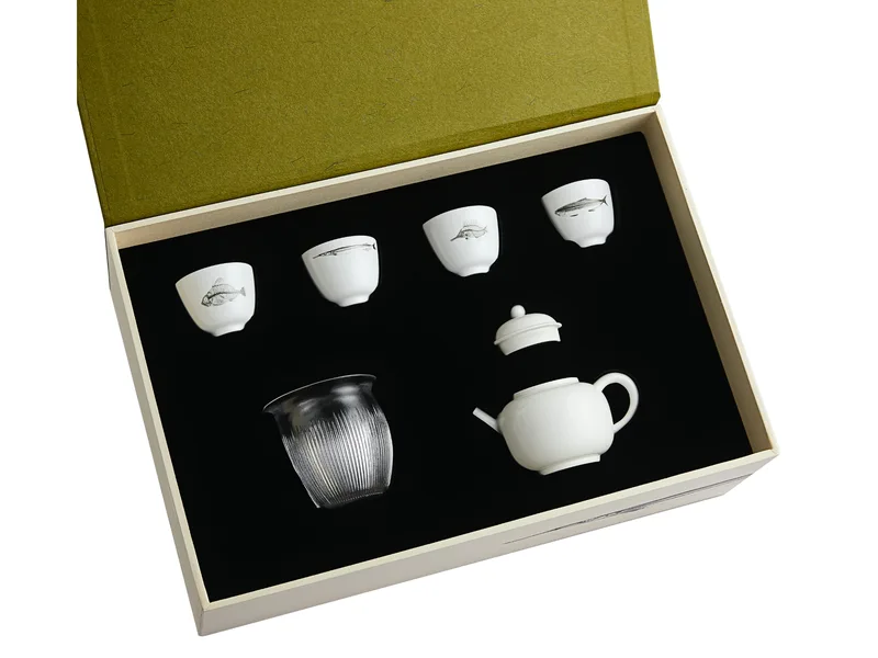 Four Classic Jingdezhen Porcelain Cups, Gongbei, and Teapot Set — 1