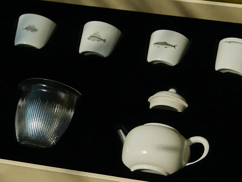 Four Modern Jingdezhen Porcelain Cups, Gongbei, and Teapot Set — 3