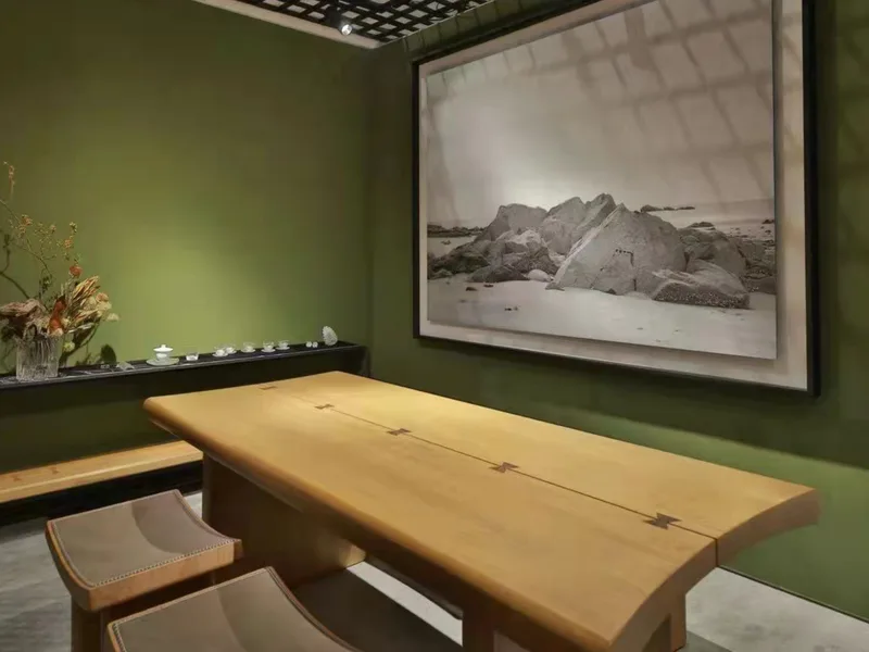 Soaring Rooftops Table — 2