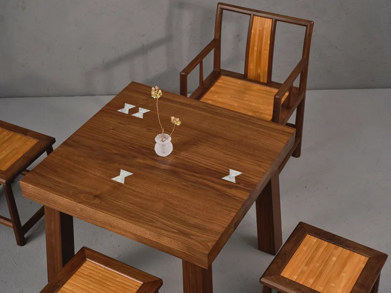 Solus Table — 2